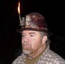The Oil Wick Mining Lamp That Is Present In This Picture Employed An Exposed Flame In Order To Provide The Light Necessary For Miner Miners Lamp Oil Lamps Lamp