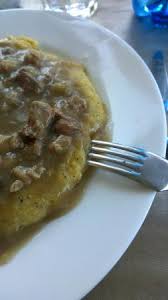 In italia, quando si pensa alla carbonada si intende la specialità valdostana in cui la carne di la carbonada alla birra è invece un piatto tipico del belgio (in francese si chiama carbonade flamande e. Carbonada Con Polenta Foto Di La Trattoria Dei Maestri Gressan Tripadvisor