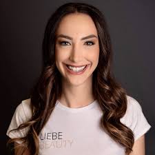 Are there any St Thomas groomers available in the next two weeks?