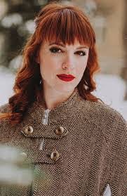 Kim Bratten's Instagram, Twitter & Facebook