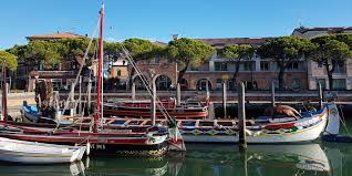 Recenti rinvenimenti nell'area della frazione di san gaetano, commissionati dalla soprintendenza ai beni archeologici del veneto nel 1994, hanno portato alla luce i resti di un antico insediamento paleoveneto, risalente alla tarda età del bronzo. Caorle Malerische Mixtur Zwischen Badeurlaub Und Kulturferien Rausch Reisen Offizielle Webseite Von Reisen Touren Digitale Reisefuhrer Fur Italienliebhaber Rausch Italien