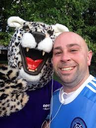 Completed first half marathon in Niagara Falls