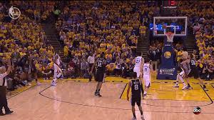 Kawhi leonard was asked about the league issuing a statement detailing a patella tendon injury in his left knee that the league says was the reason he missed wednesday's contest. Spurs Warriors Was Zaza Pachulia S Play On Leonard Dirty Kawhi Says No Cbssports Com