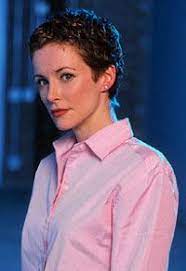 2 4 Leslie Ann Hope Born May 6 1965 Is A Canadian Actress Best Known For Her Role As Teri Bauer In The Fox Show 2 Teri Bauer Actresses Canadian Actresses