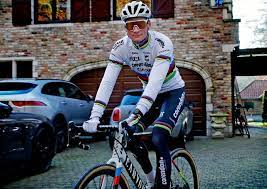 Mathieu van der poel heeft zondag voor de vierde keer in zijn carrière en voor het derde jaar op rij de wereldtitel in het veldrijden gewonnen. Van Der Poel Dit Jaar Ook Nog Op Mountainbike Willen Zoveel Mogelijk Wereldbekers Rijden Wielrennen Ad Nl