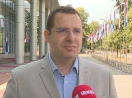 KOVAČEVIĆ: "Kako Schmidt može znati kakvu odluku će donijeti Ustavni sud?  Ovo je cirkus od države..."