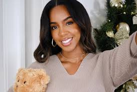 Christmas TV Movies 2021 Schedule — Hallmark, Lifetime, Netflix, More