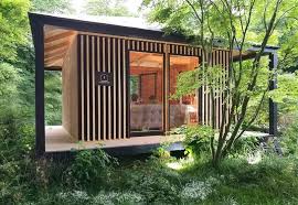 Une Cabane D Architecte Parfaitement Pensee Et De Fabrication Francaise Planete Deco A Homes World En 2020 Architecte Cabane Studio De Jardin