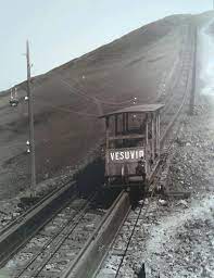 The ski bus connects hotel seggiovia to other ski slopes and stops 6 yards from the property. La Stazione Inferiore Della Seggiovia Del Vesuvio Benvenuti Su Esserealtrove