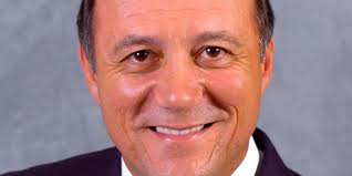 Blockbuster names ex-7-Eleven chief as CEO