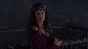 La fontaine de jouvence, johnny depp reprend le rôle mythique du capitaine jack sparrow. The Red Shirt Of Angelica Penelope Cruz In Pirates Of The Caribbean The Fountain Of Youth Spotern