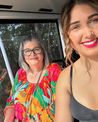 Jaclyn Sheppard's Instagram, Twitter & Facebook