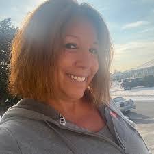 Nina Hosea's Instagram, Twitter & Facebook