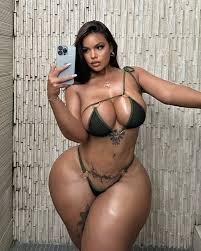 Foto de Gracie Bon 2 - ColorMusic