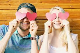 Ketika ada orang lain yang jatuh cinta dan memikirkanmu, kamu pasti akan merasakan getaran di hati, percaya deh. Kalau Si Dia Ada 6 Tanda Ini Sahlah Dia Mula Jatuh Cinta Pada Korang Pesona Pengantin