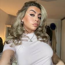 Olivia Nicholson's Instagram, Twitter & Facebook