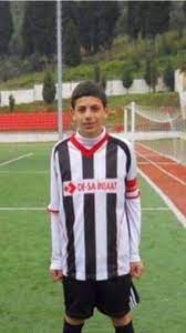 Merih demiral meri̇h demi̇ral biyografisi, meri̇h demi̇ral kimdir? Milli Takimin Yildizi Merih Demiral In Herkese Ornek Olacak Hayat Hikayesi Onedio Com