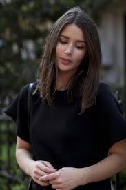 How Do I Get My Hair To Lay Flat Like This On Ends Instead Of Curling Under Mediumlengthblackhairsty Hair Styles Medium Hair Styles Mid Length Straight Hair