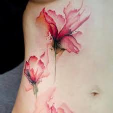Découvrez 52 modèles du tatouage coquelicot et sa couleur couleur rouge vif. 35 Tatouages Aquarelles