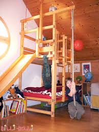 Schönes hochbett mit schreibtisch und kleiderschrank. Dachschragenbett Fur Kinderzimmer Mit Dachschrage Billi Bolli