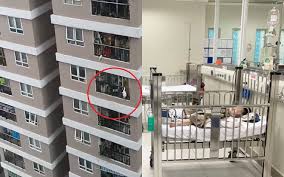 Hai chú cháu nằm in hằn một vệt lõm trên mái tôn. Rqrqkwgpnuxywm