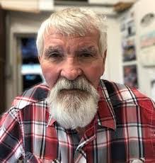 Ruth Thom's Instagram, Twitter & Facebook