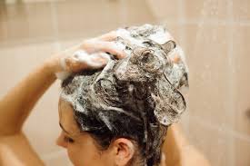 Many people have reported hair loss and scalp irritation using these products. 4 Strange But True Causes For Greasy Hair L Ange Hair