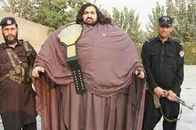 Khan baba the pakistani hulk #khanbaba youtube.com/c/khanbabaofficial. Pakistanskij Halk Razoblachenie Falshivogo Monstra Massy