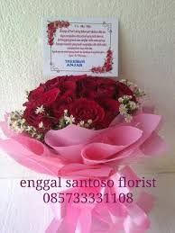 Hanya saja anak muda lebih mengincar bunga hidup saat hari valentine. Toko Bunga Sidoarjo 085733331108 Rangkaian Bunga Valentine Day Rangkaian Bunga Valentine Toko Bunga