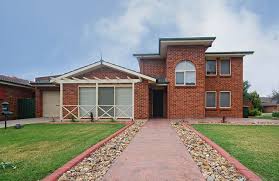 15 Bentley Street Wagga Wagga 380 Domain Com Au Wagga Wagga House Styles Domain Com Au