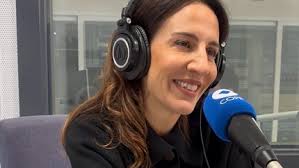 La memoria silenciosa de las mujeres del siglo XX cobra vida en la nueva  novela de Ana Lena Rivera: La escritora asturiana presenta en Logroño 'La  casa de los huéspedes', una obra