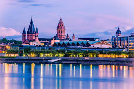 It covers 19,846 km2 (7,663 sq mi) and has about. Die Schonsten Stadte In Rheinland Pfalz