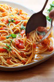 Spaghetti With Fresh Tomato And Basil Sauce Recipe Recipe Nyt Cooking Recipes Tomato Recipes