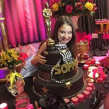 Sophia Valverde Ganha Oscar Em Bolo De Aniversario Quem Popquem