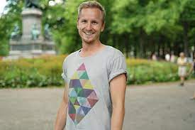 Tonsättaren erik bergman var en betydande representant för modernismen i det finländska musiklivet. Erik Bergman And His 900 000 Great Journey