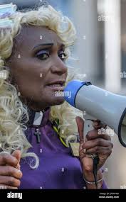 Be peacemakers hi-res stock photography and images