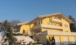 The apartment has 3 bedrooms, a tv with cable channels and a fully equipped kitchen that provides guests with a dishwasher and a microwave. Haus Sonnenblick Lam Aktualisierte Preise Fur 2021