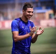 تحدث عماد متعب لاعب الأهلي المعتزل، عن محمد شريف ووالتر بواليا، لاعبي المارد الأحمر الحاليين، وأنسب بديل لصانع اللعب محمد مجدي أفشة. ØªØ£ÙƒØ¯ Ø¹ÙˆØ¯Ø© Ù…Ø­Ù…Ø¯ Ø´Ø±ÙŠÙ Ù„Ù„Ø£Ù‡Ù„ÙŠ ÙˆØªØ¬Ù…Ø¯ Ù…ÙØ§ÙˆØ¶Ø§Øª Ø§Ù„Ù‚Ø·Ø¨ÙŠÙ† Ù…Ø¹ Ø±Ø¬Ø¨ Ø¨ÙƒØ§Ø± ÙƒÙˆØ±Ø© ÙˆÙ…Ù„Ø§Ø¹Ø¨ Ø§Ù„Ù…ÙˆØ¬Ø²