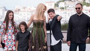 Voir la série yasuke en streaming français complet vostfr. Cannes 2017 Mise A Mort Du Cerf Sacre Quand Lanthimos Fait Son Kubrick Allocine