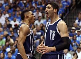 Kenardan gelip 28 dakika süre alan ersan i̇lyasova smaca giden enes kanter'i arkadan gelip blokladı, hakemlerin faul kararı verdiği pozisyonda yere düşen kanter sakatlık geçirdi. Enes Kanter Finding The Only Player To Consider In Return