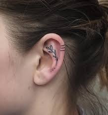 Ears are presumably the most brightened pieces of the human body, and with the flood of the ear simple yet beautiful ear tattoo. 31 Zarte Kleine Ohr Tattoos Fur Frauen Die Sie Einzigartig Machen Ear Tattoo Small Tattoos Beautiful Tattoos