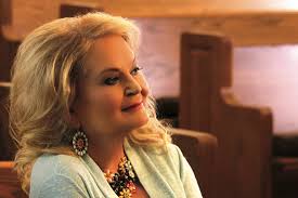 Rose Garden' Singer Lynn Anderson Dead at 67