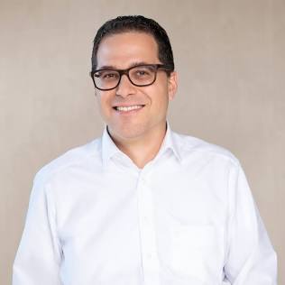 Dr. Daniel Fitterer, KI-generiert