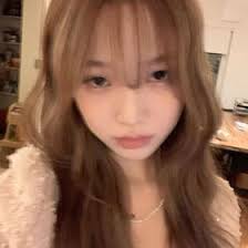 bora lee (itsleebora_)