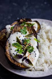 Aubergine Sauce Yaourt Au Citron Vegan Recette En 2020 Aubergine Au Four Alimentation Recette Aubergine