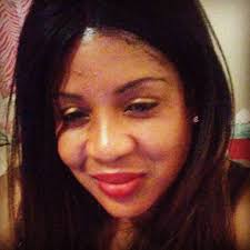 We tried world famous Jamaican dishes for the first time! 🇯🇲 (Beef  pattys, Ackee and Saltfish)