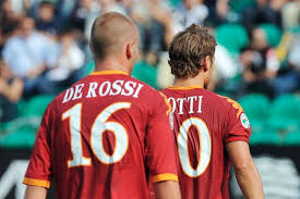 Ecco invece le scelte di angelo per la domenica rocco siffredi: Il Derby Lazio Roma Vinto Da Ranieri Con La Mossa Piu Folle Totti E De Rossi Fuori All Intervallo
