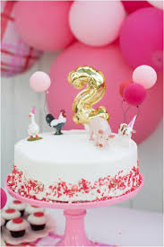 Meanwhile, paige laments her bff hannah falling under luke's spell. Cute Farm Animal Birthday Party Ideas Cake Confetti