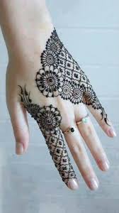 For instance, henna tattoos placed on the palms have been said to allow the person to be able to receive and offer blessings. 100 Henna Flower Designs For Hand
