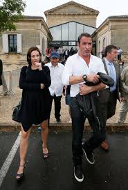 Son ventre rond commence à bien se voir ! Nathalie Pechalat Enceinte De Jean Dujardin Photos Tele Star